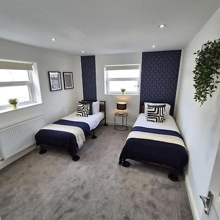 Spacious - Parking & Wifi Bristol