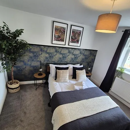 Apartment Spacious - Parking & Wifi