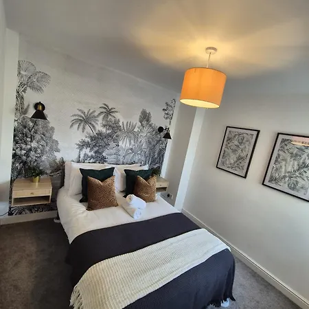 Spacious - Parking & Wifi * Bristol