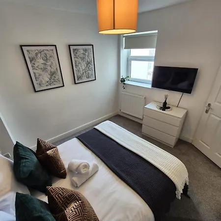 Apartment Spacious - Parking & Wifi Bristol