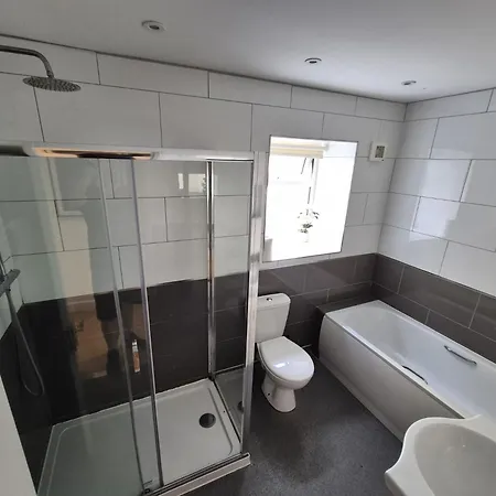 Spacious - Parking & Wifi Apartment Bristol