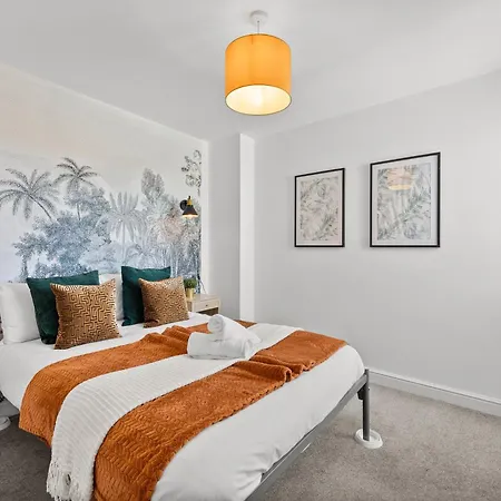 Spacious - Parking & Wifi * Bristol