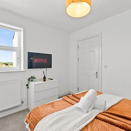 Spacious - Parking & Wifi Bristol