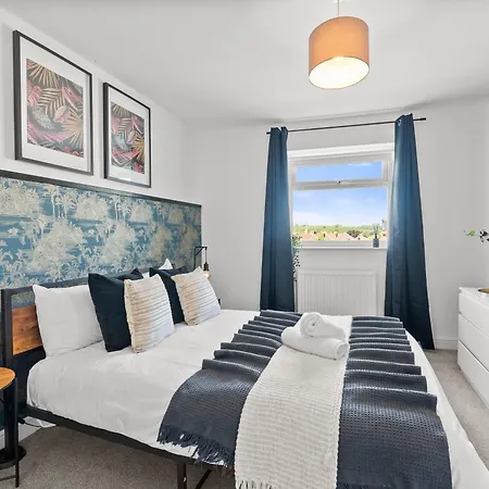 Spacious - Parking & Wifi * Bristol