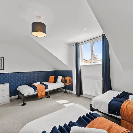 Apartment Spacious - Parking & Wifi