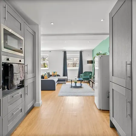 Apartment Spacious - Parking & Wifi *
