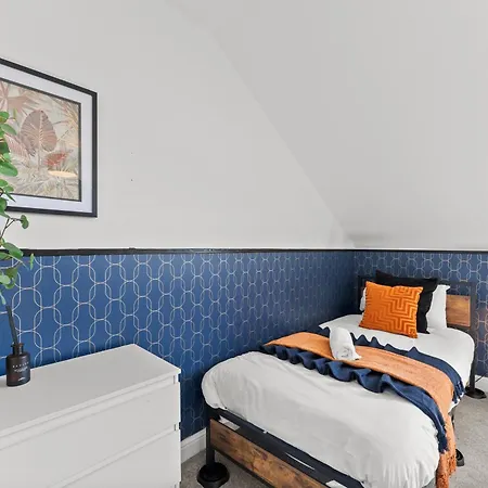 Spacious - Parking & Wifi * Bristol