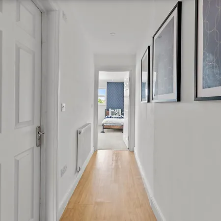 Apartment Spacious - Parking & Wifi *